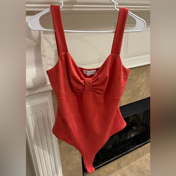 Three medium tops — 2 cropped (Zara & Banana Republic) & 1 bodysuit (Dillards) - Picture 2 of 15